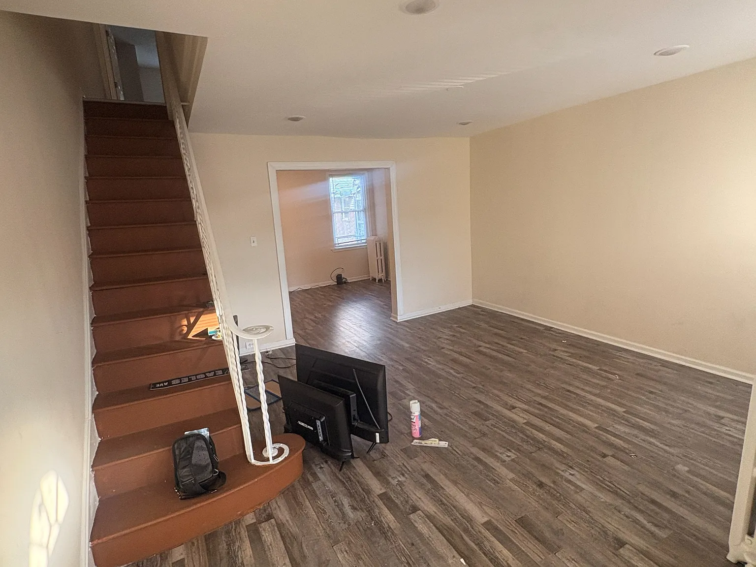 3 bed, 1.5 bath, 1560 sqft, $1,800 — Photo 3