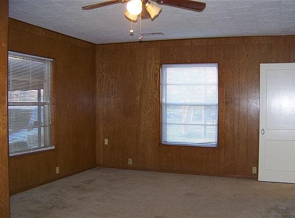 3rd image of 6548 Jefferson Blvd