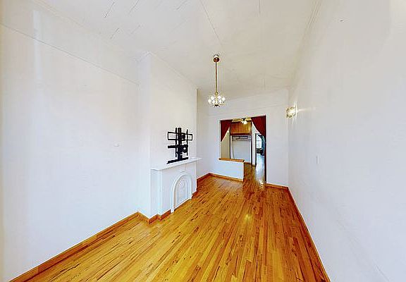 3rd image of 147 N 8th St APT 1L
