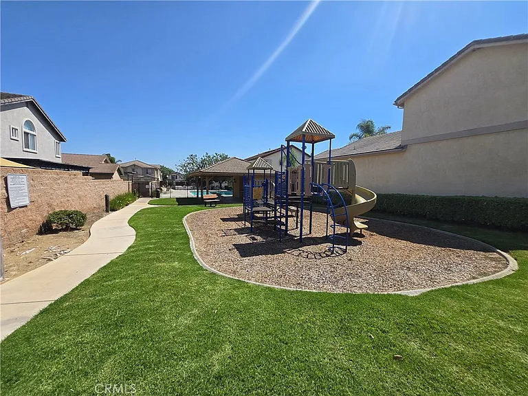 481 Pinewood — Photo 29