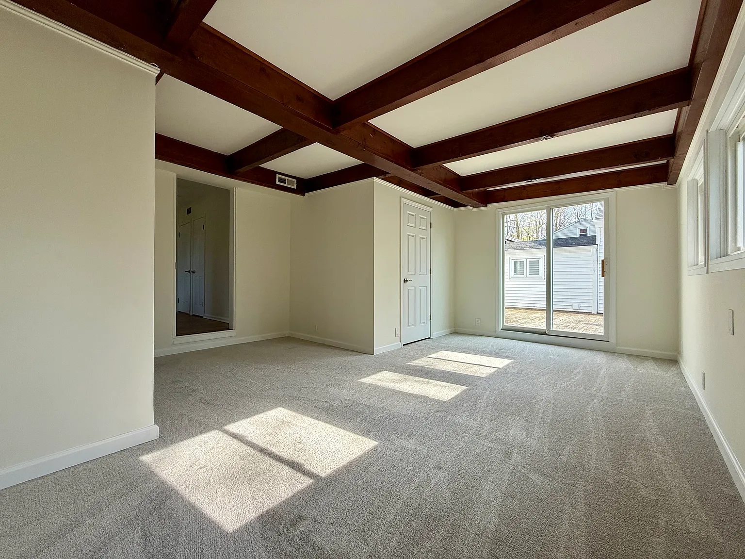 3 bed, 1672 sqft, $2,900 — Photo 3