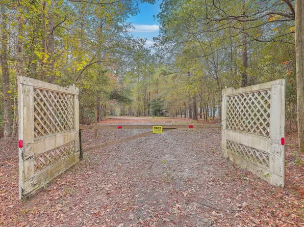 12240 Bloomville Rd, Manning, SC 29102