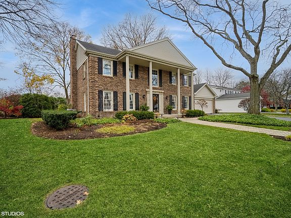 2nd image of 2851 Canterbury Dr