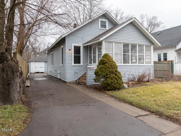 1207 Reed Ave, Kalamazoo, MI 49001