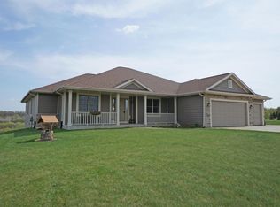S62W28179 Ridge Valley Rd, Waukesha, WI 53189