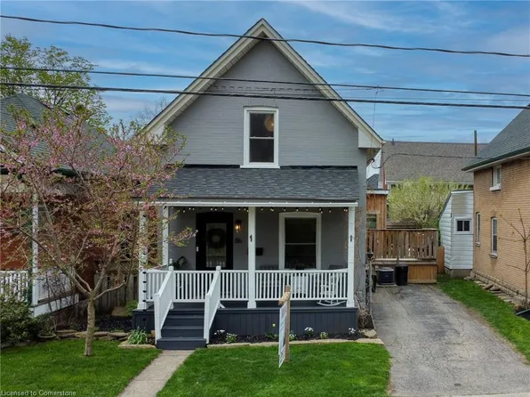 86 Spring St, Brantford, ON N3T 4M5