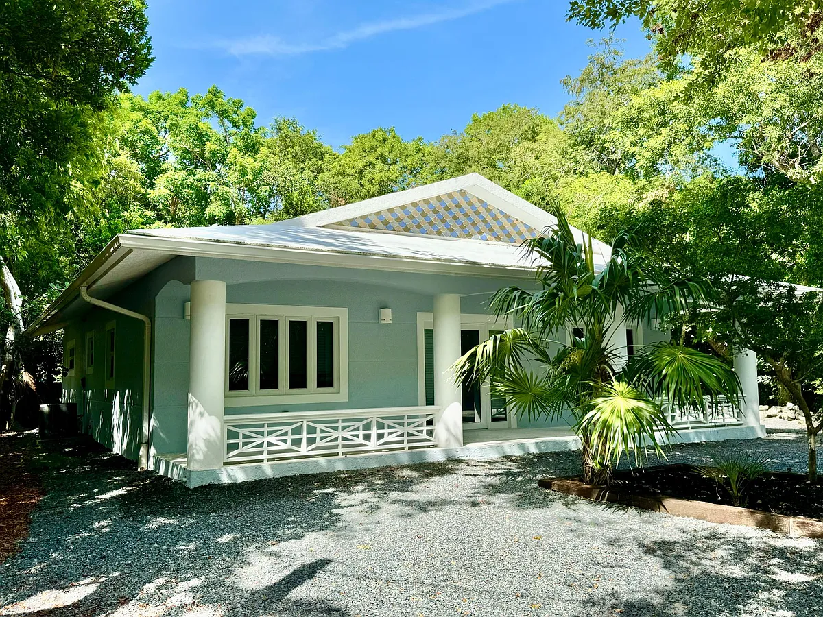Front View - Key Honey Ln