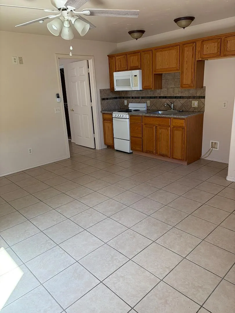 1140 Avalon Ave - 103 — Photo 2