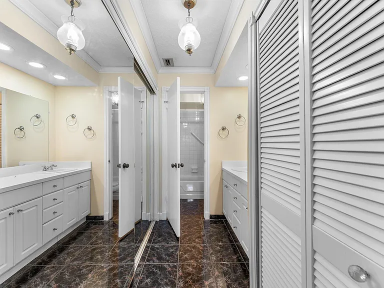 8000 Lagos De Campo Blvd #A-307 — Photo 20