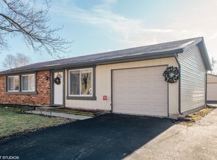 835 Poplar Ln, Bolingbrook, IL 60440