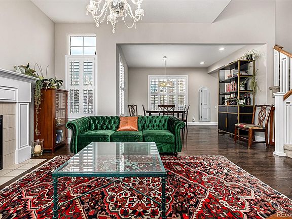 5th image of 1003 Roslyn Court