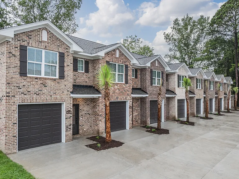 421 Wren Creek Ct — Photo 2