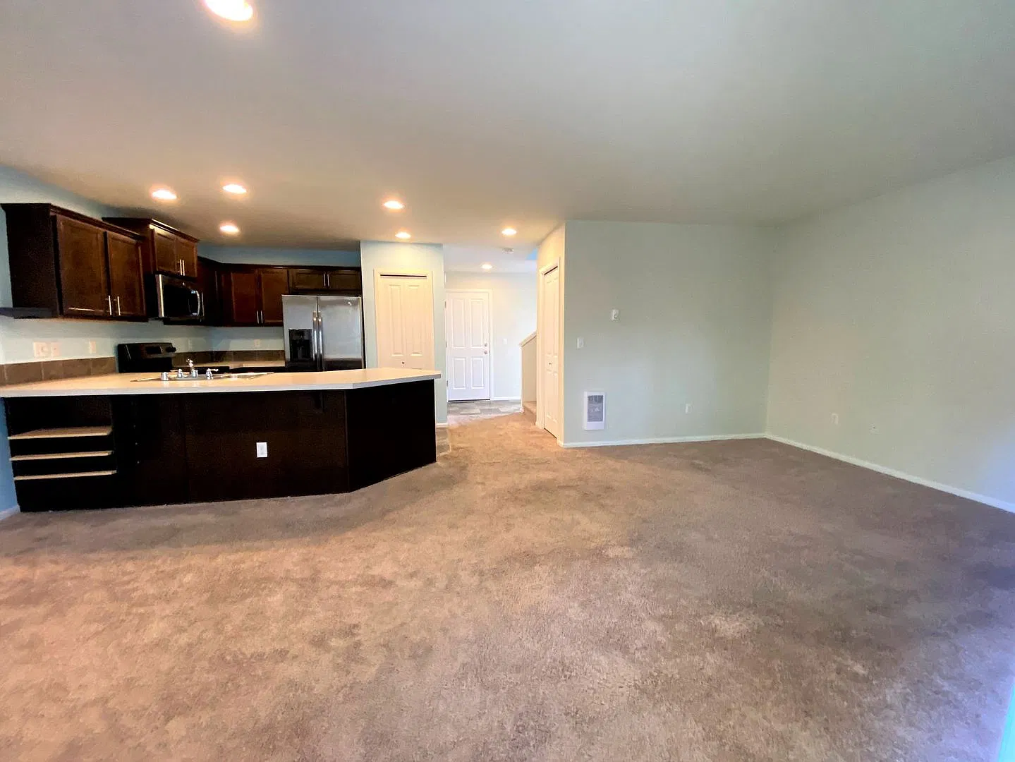 3 Bedroom Craftsman Home with Loft, Private Backyard & 2-Car Garage - Avail. NOW — Photo 3