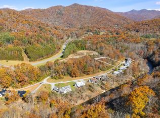 16 Light Waters Dr, Cullowhee, NC 28723
