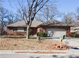 931 N Briarwood Rd, Derby, KS 67037