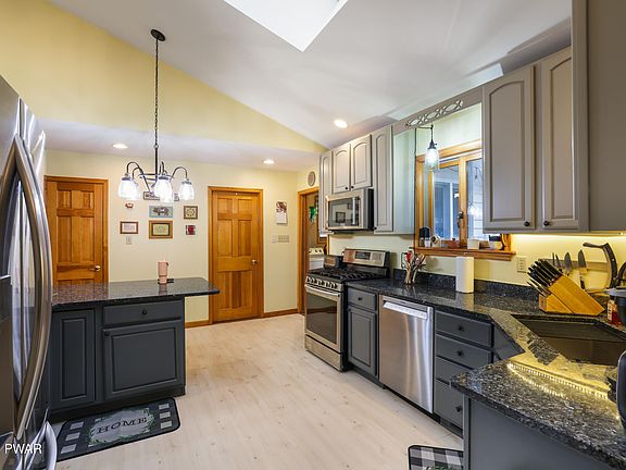 5th image of 35 Perkins Pond Rd