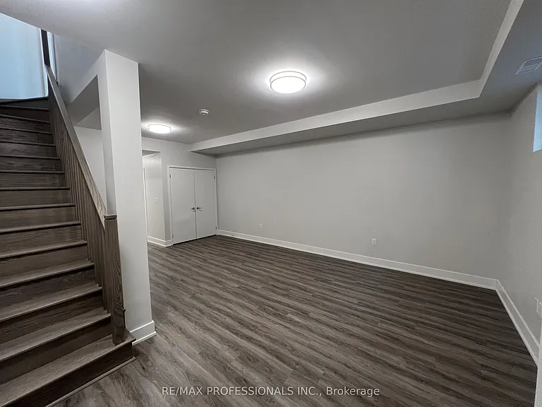 62 Dixfield Dr #106 — Photo 15