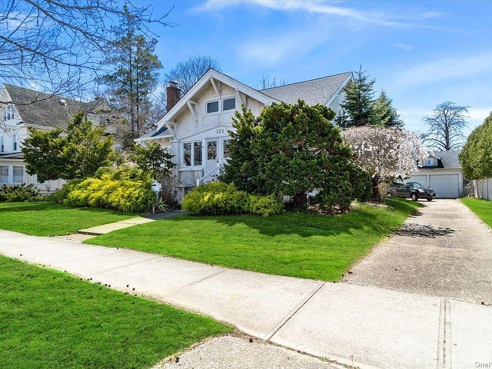 325 S Wellwood Ave, Lindenhurst, NY 11757 Zillow