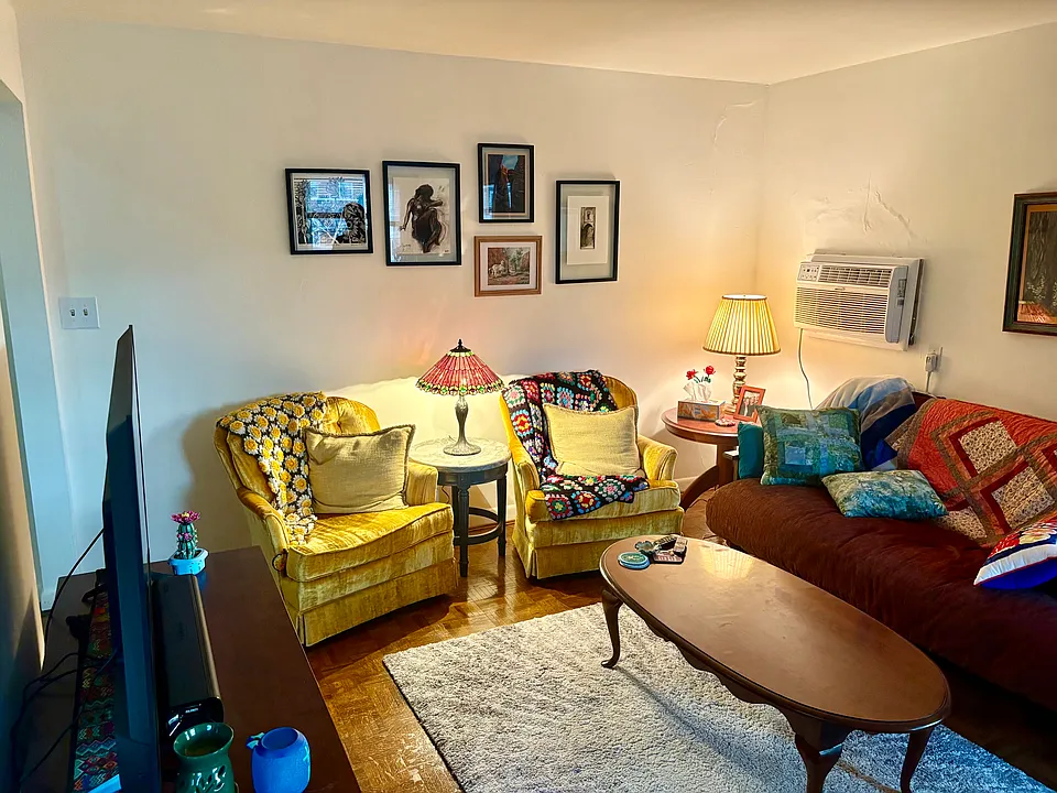 Living Room to #6