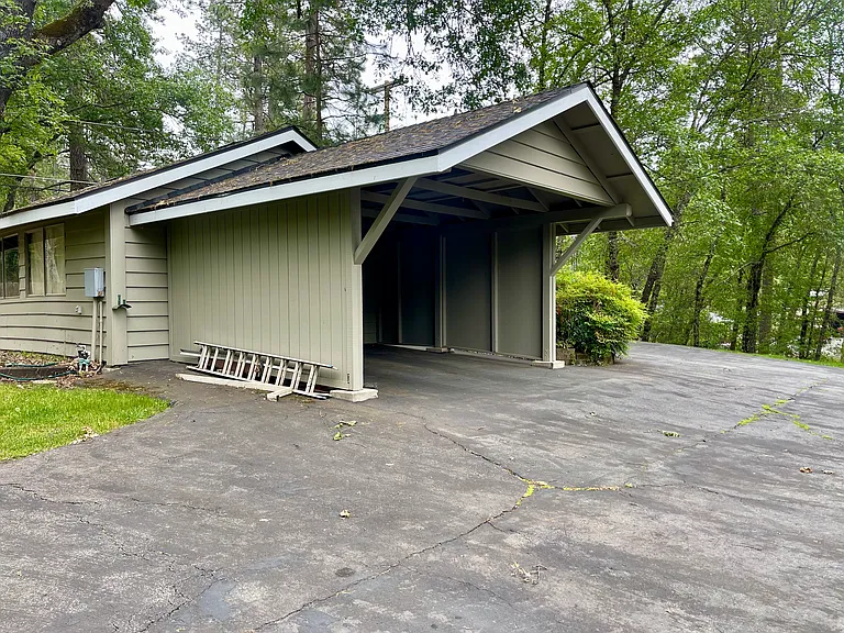858 Evergreen Ln — Photo 22