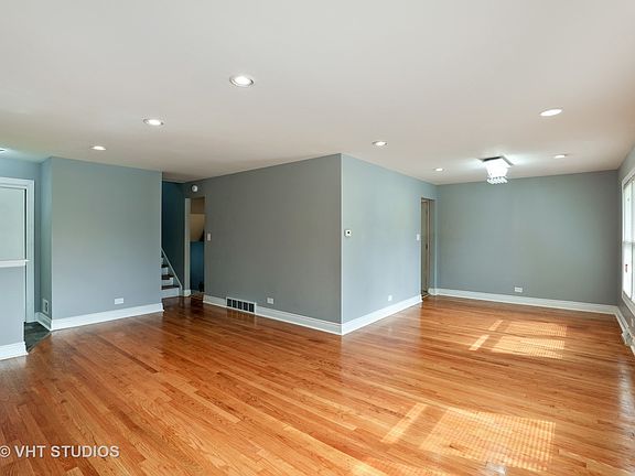 3rd image of 14419 Dante Ave