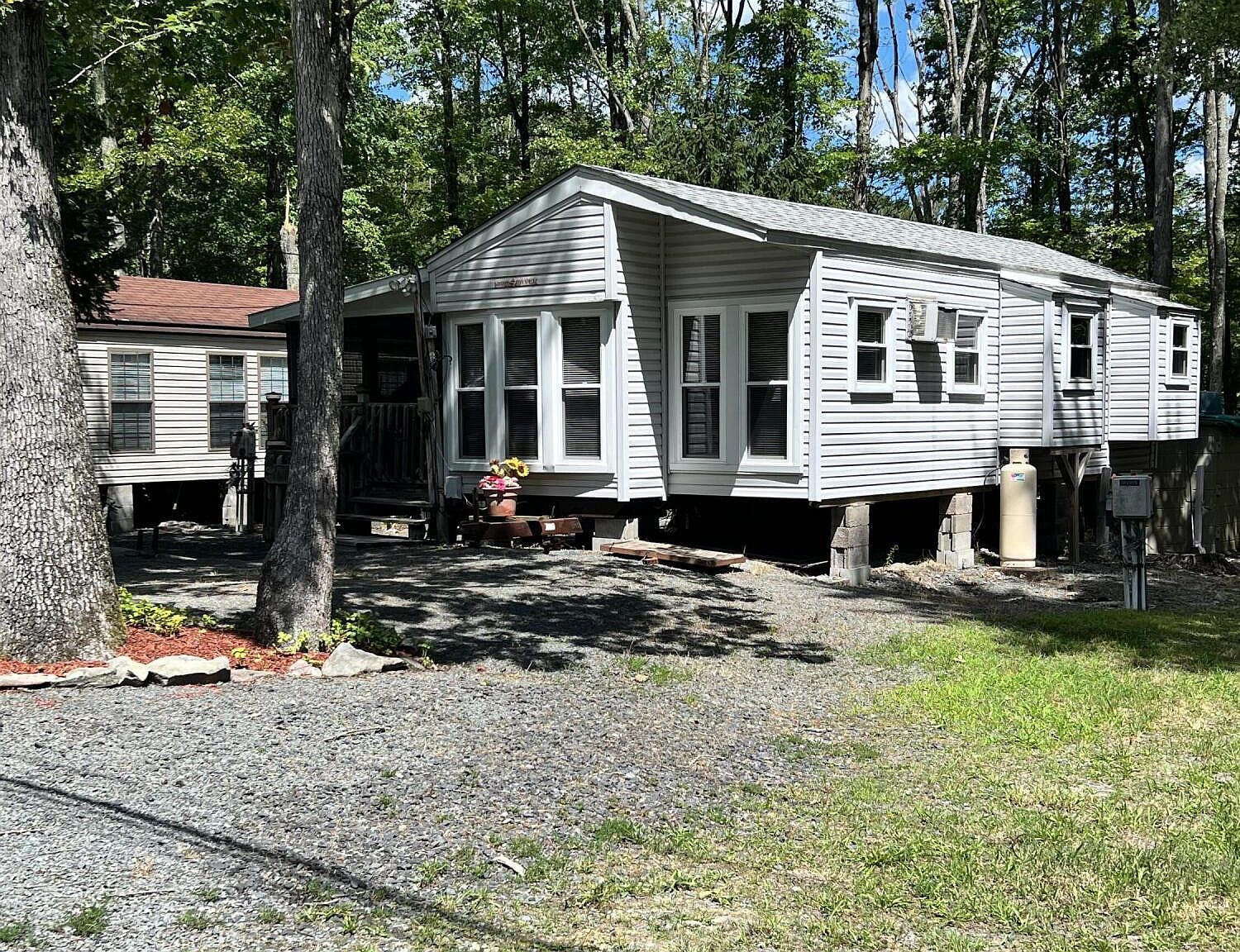 147 Locust Lake Dr, Milford, PA 18337 Zillow