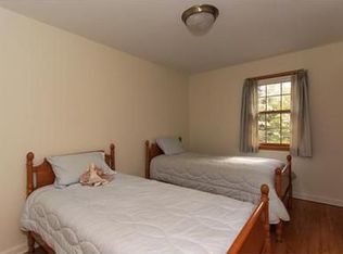 8 Fawn Ln, Martinsville, NJ 08836