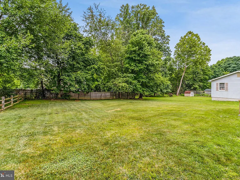 9818 Lyons Mill Rd — Photo 41