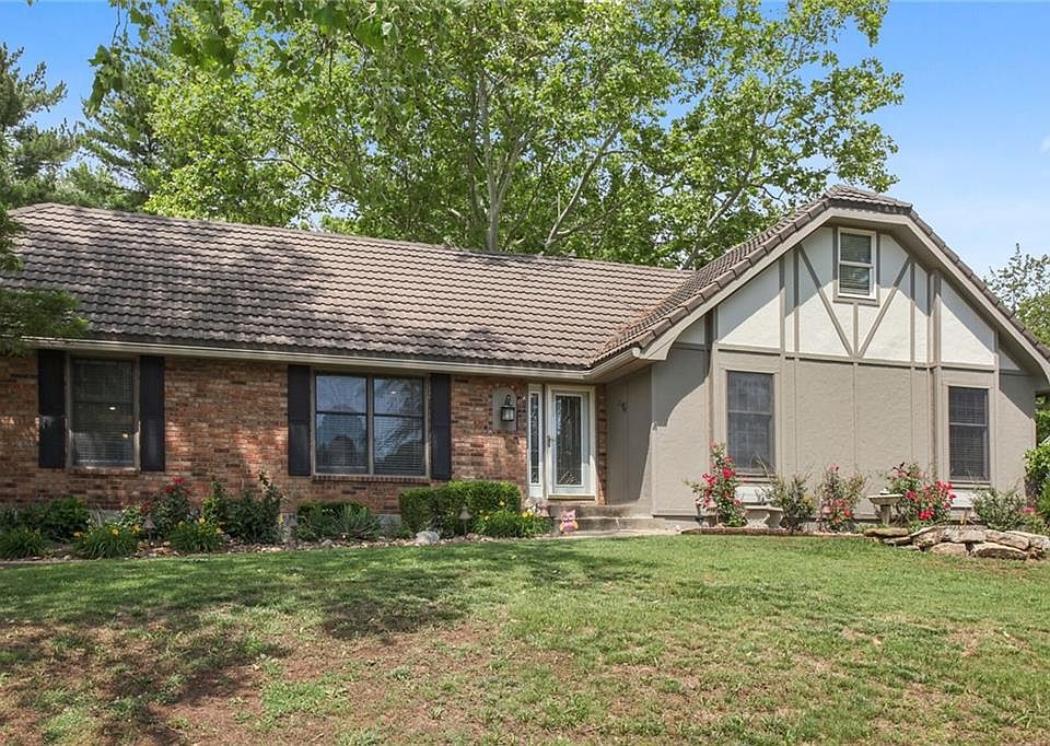 1st image of 12420 Clubhouse Dr
