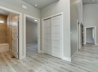 7042 N Courcelles Pkwy, Coeur D Alene, ID 83815