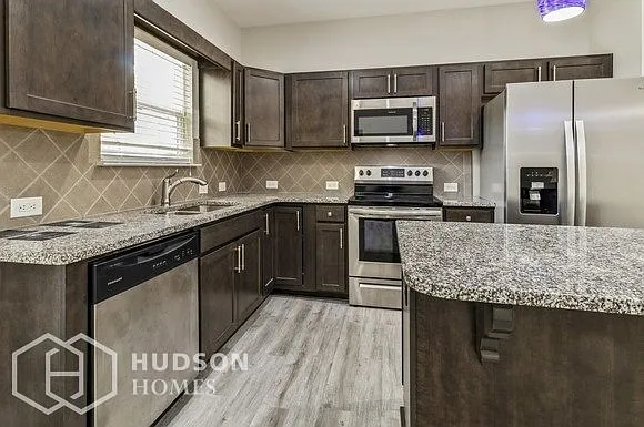 3 bed, 2.5 bath, 2677 sqft, $2,625 — Photo 3