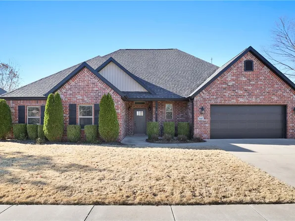 1987 S Doral Dr, Fayetteville, AR 72701