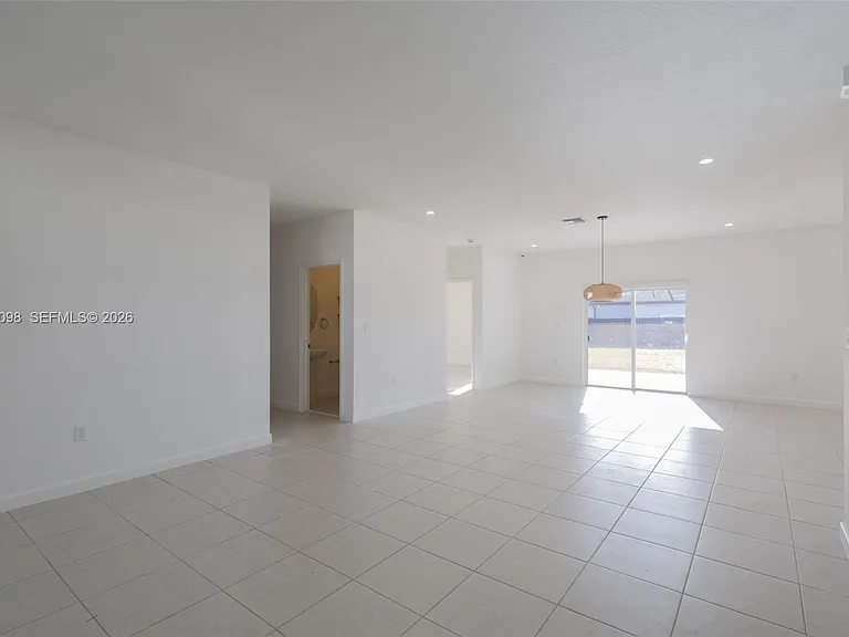 29071 SW 171st Ave — Photo 3