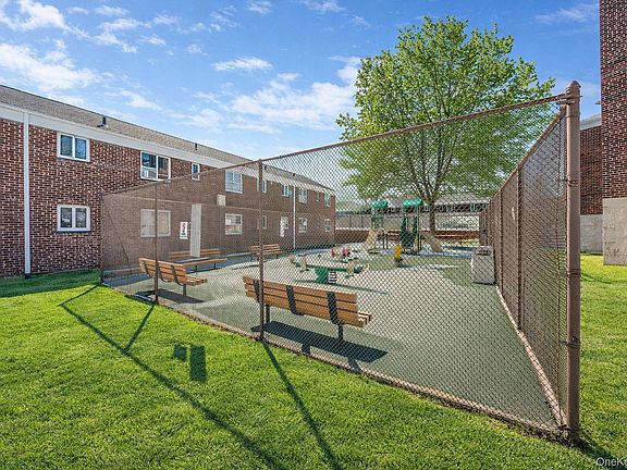 5th image of 224-24 Manor Road #UPPER