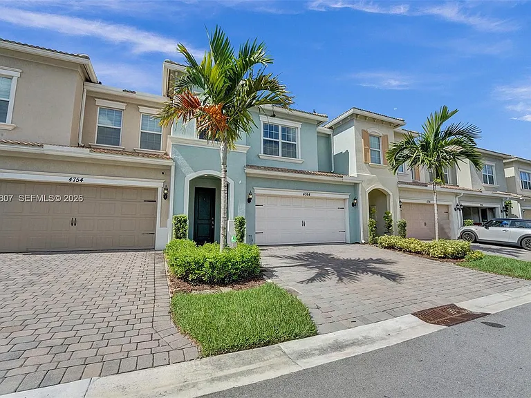 4764 Eucalyptus Dr — Photo 57