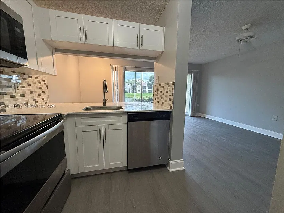 4107 Glenmoor Dr