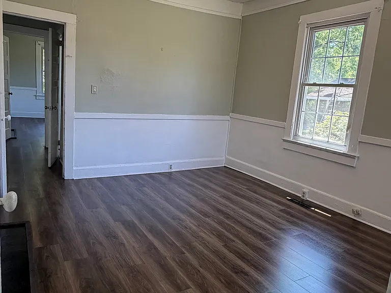 1103 Beaver Dam St — Photo 3