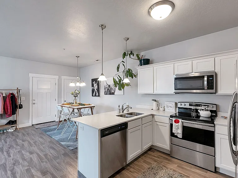 73 W Seasons Dr — Photo 2