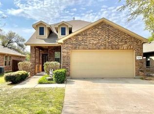 1228 Edgewater Dr, Azle, TX 76020