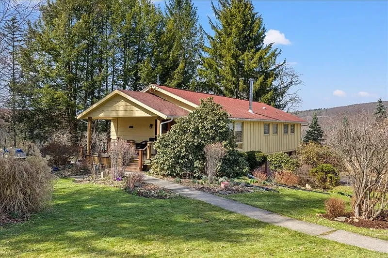 4 Orchard Ave photo 1