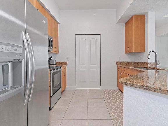 4th image of 1830 Radius Drive #1219