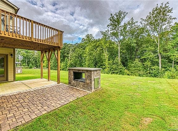 3rd image of 15222 Oleander Dr