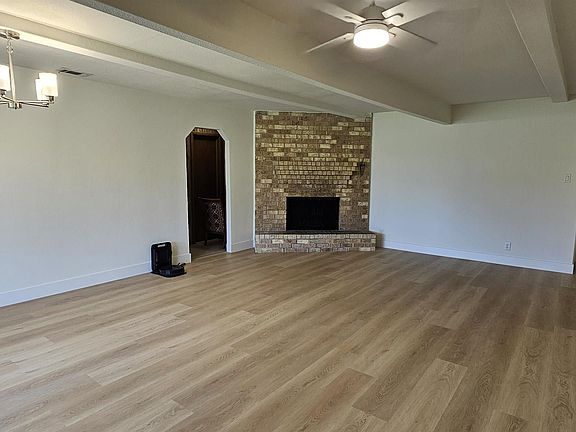 4th image of 1903 Seagoville Rd