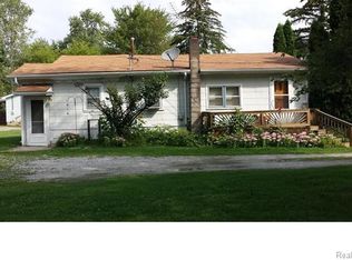 95 Pickford Rd, Smiths Creek, MI 48074