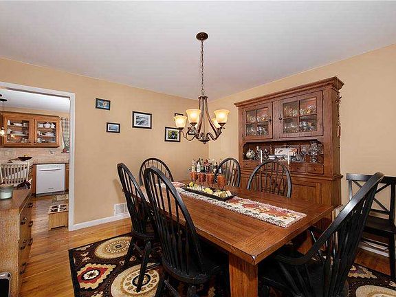 5th image of 27 Northumberland Dr