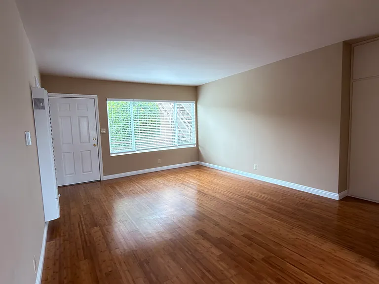 641 Ocean Park Blvd #5 — Photo 3