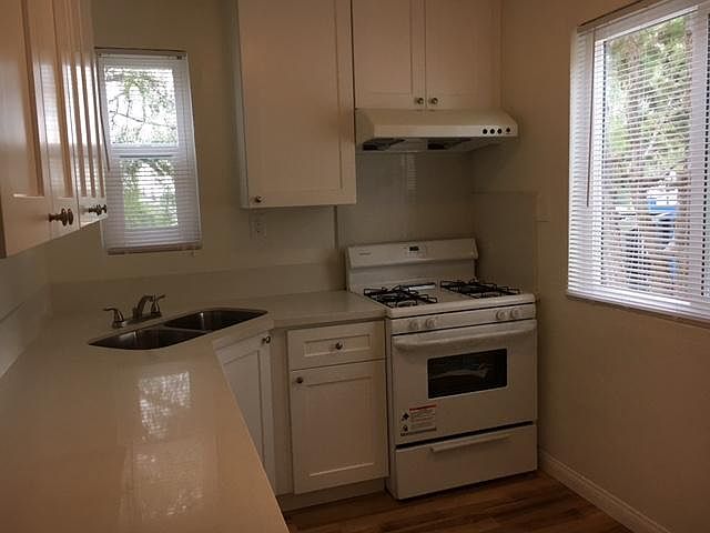 1st image of 2265 Dunlop St