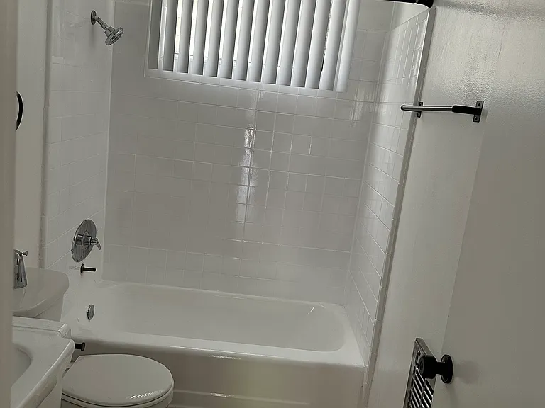 8126 Owensmouth Ave #8 — Photo 6