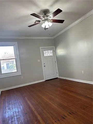 2 bed, 1.0 bath, 900 sqft, $1,600 — Photo 2