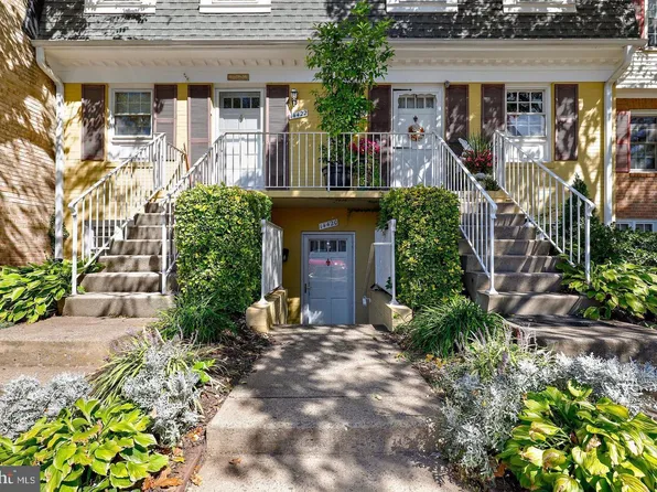 14475 Cool Oak Ln, Centreville, VA 20121